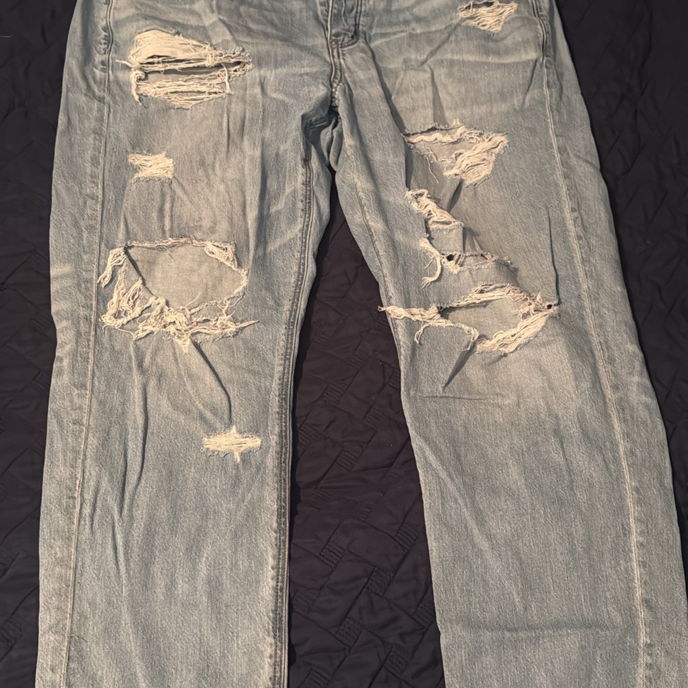American Eagle Outfitters Light Blue Distressed Tomgirl Jeans
